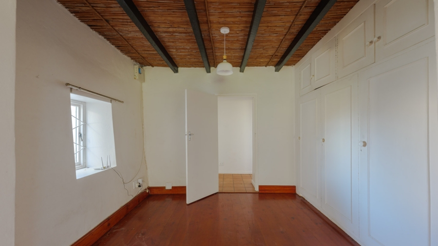 To Let 4 Bedroom Property for Rent in Struisbaai Western Cape